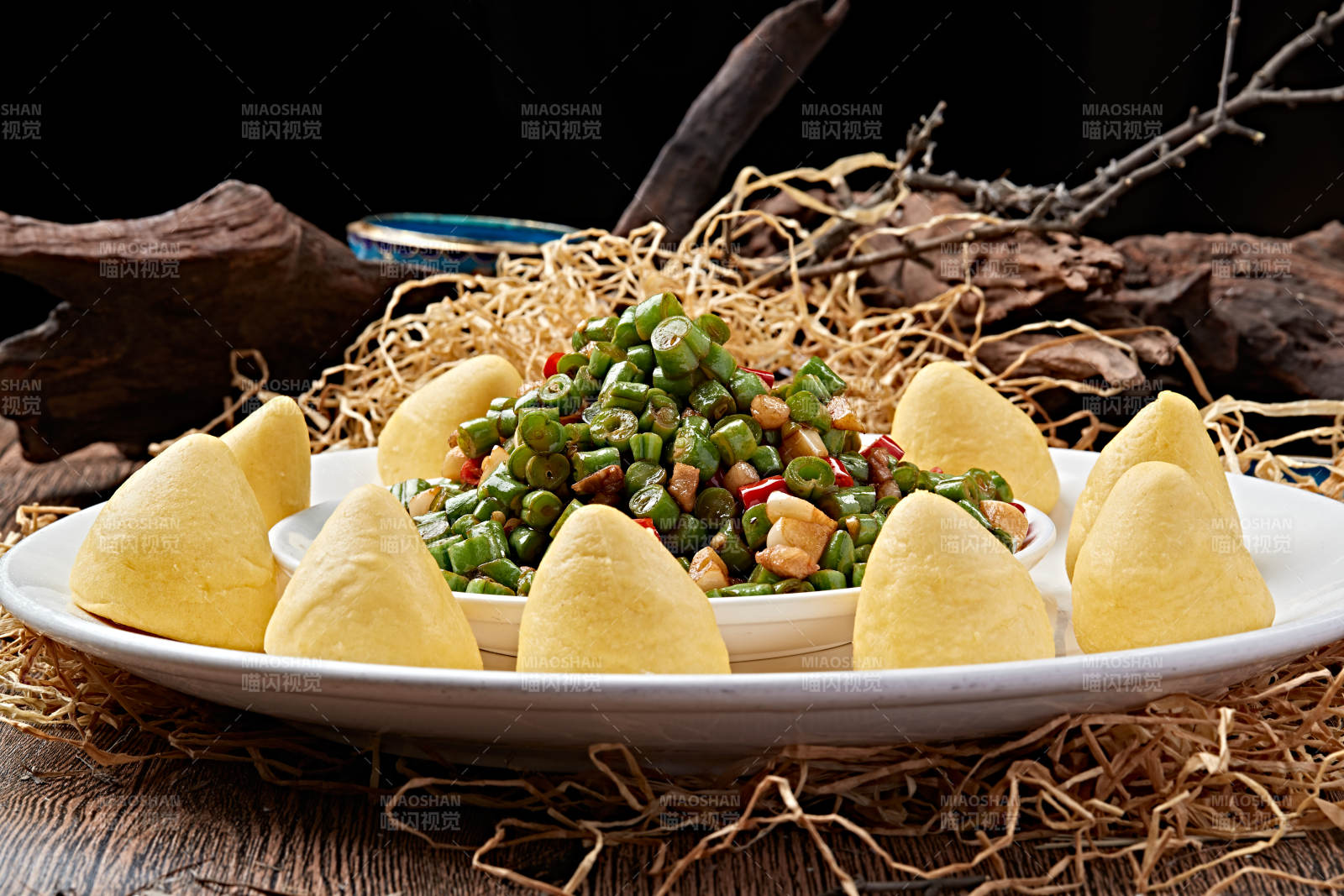 肉粒蒜香豆角小窩頭