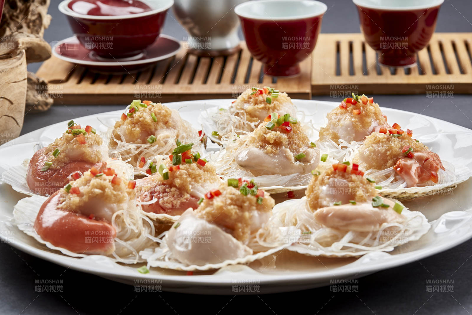 蒜蓉粉丝蒸带黄大扇贝