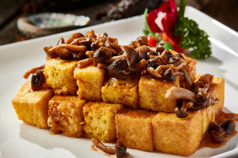 海鲜菇酿鸡蛋鱼肉豆腐