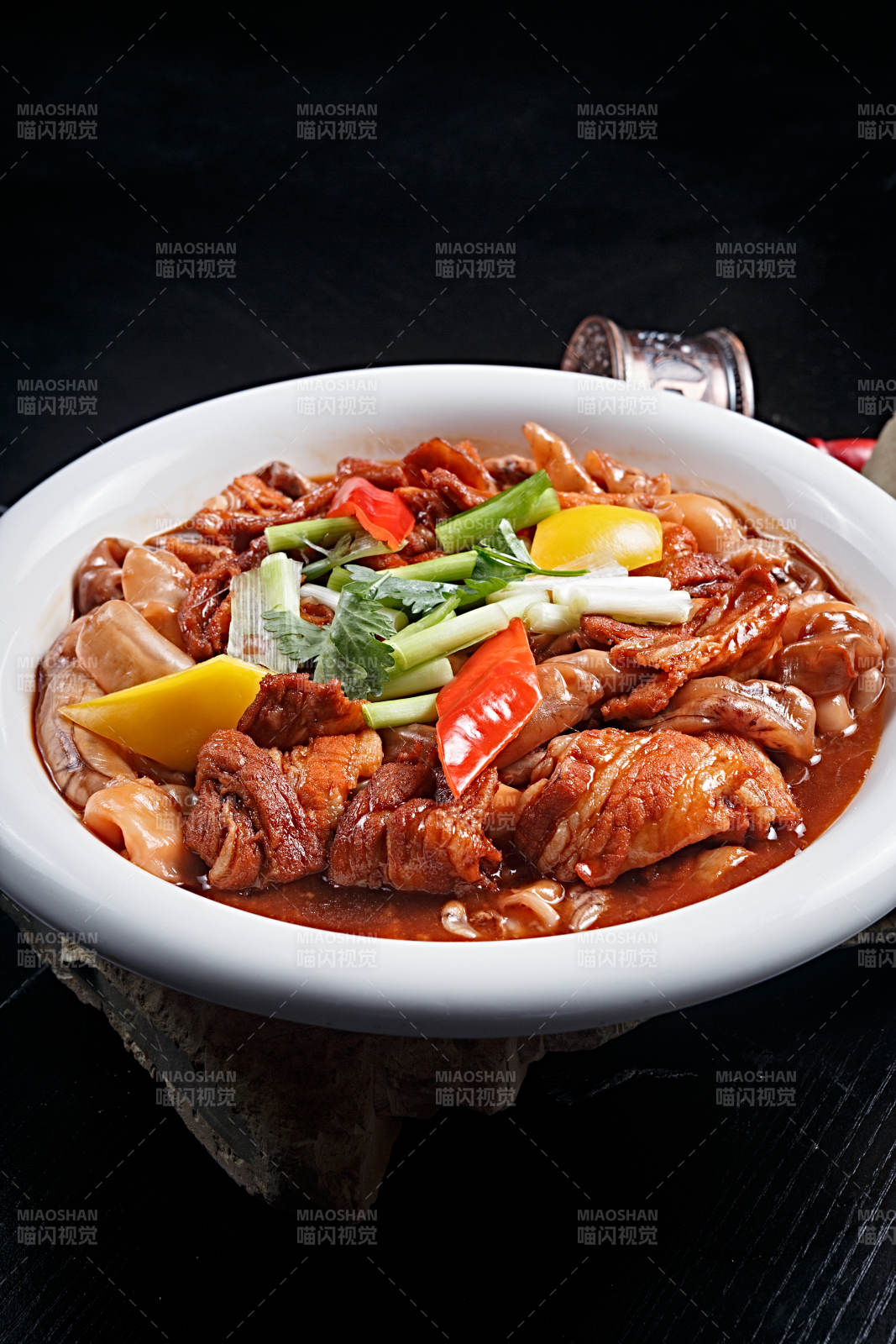 五花猪楠红焖鱼泡