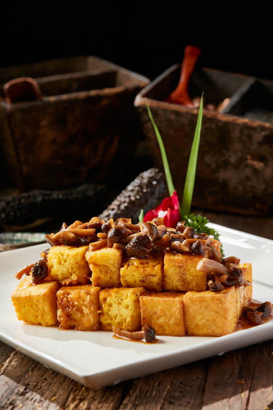 海鲜菇酿鸡蛋鱼肉豆腐