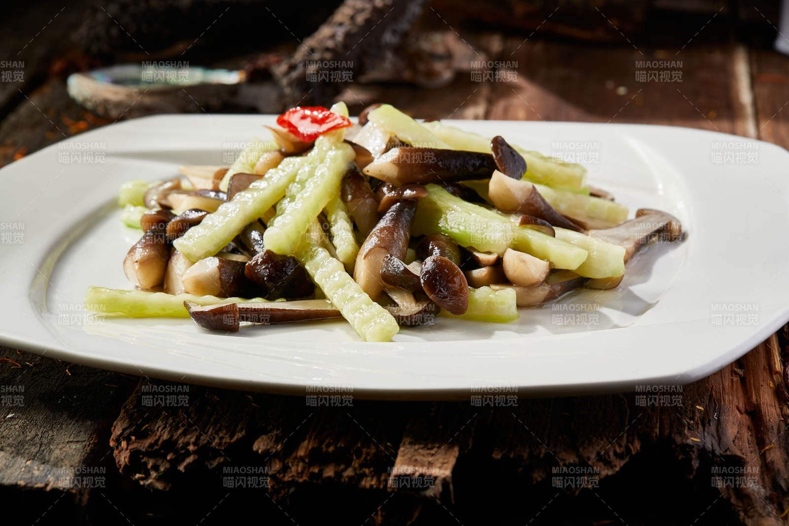 鸡枞菌小炒青莴笋