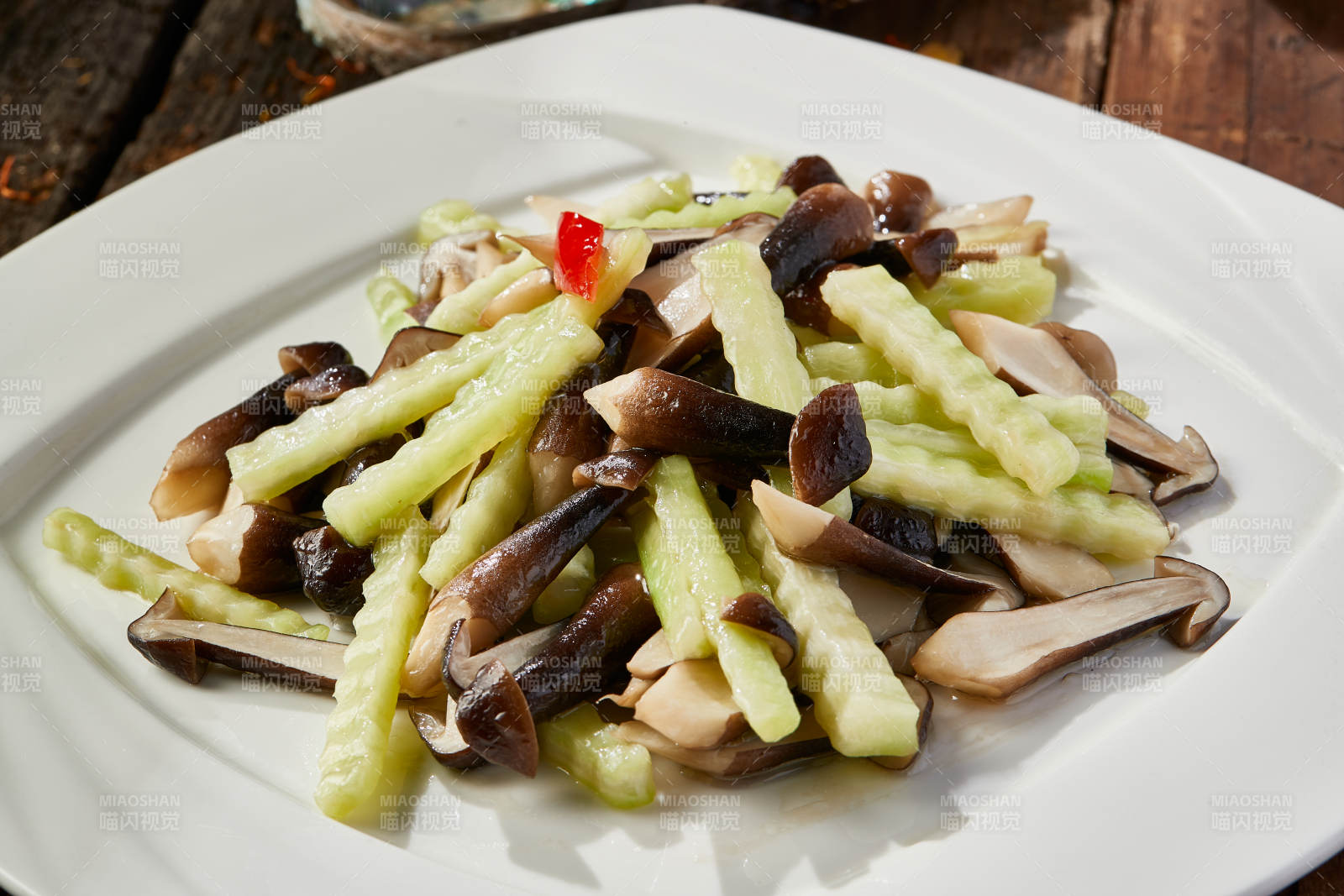 鸡枞菌小炒青莴笋