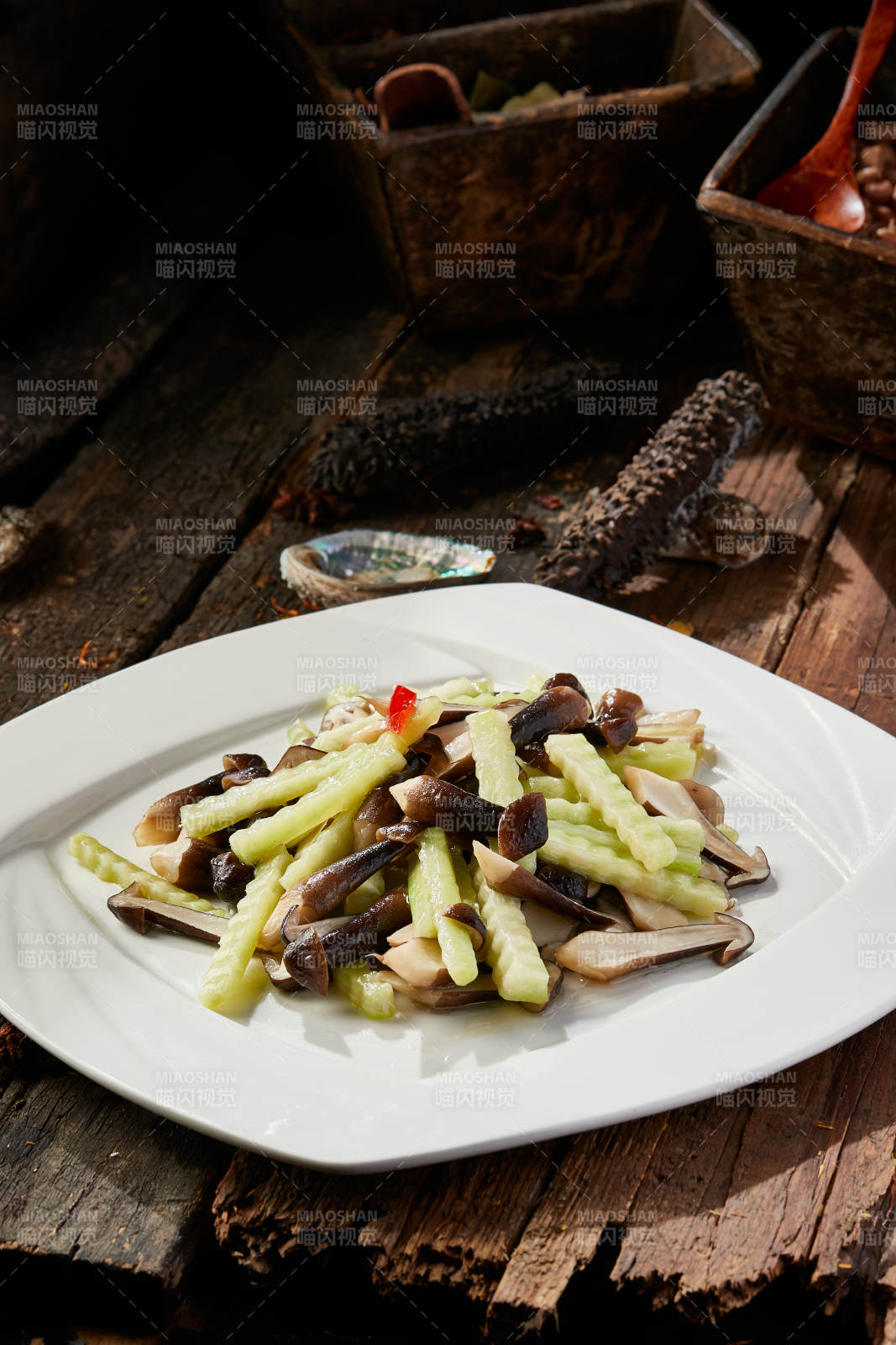 鸡枞菌小炒青莴笋