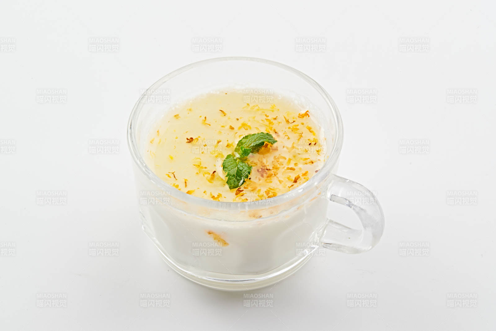 自制美味草原风味的多口味纯醸老酸奶-摄影图