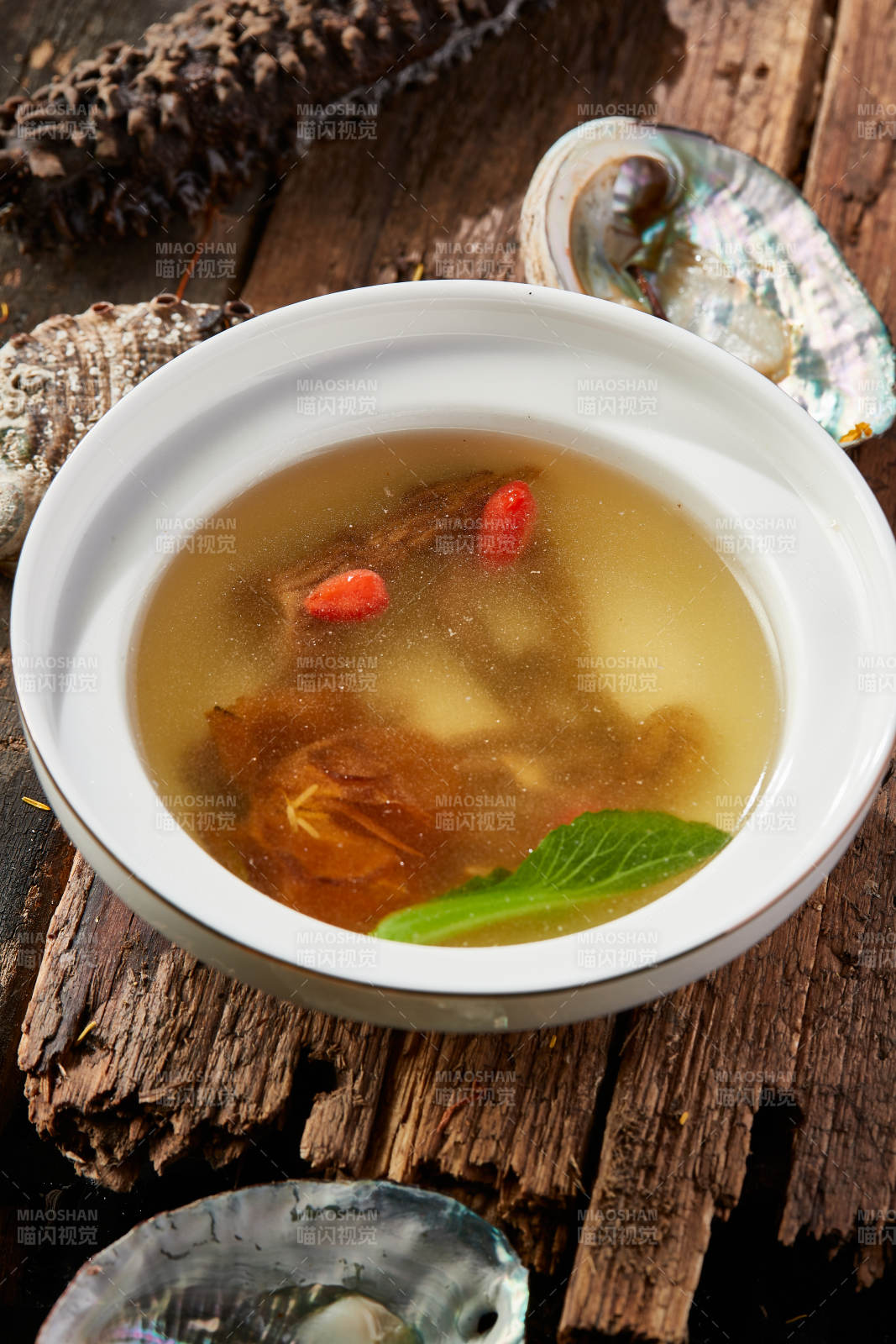 金莲花枸杞松露汤