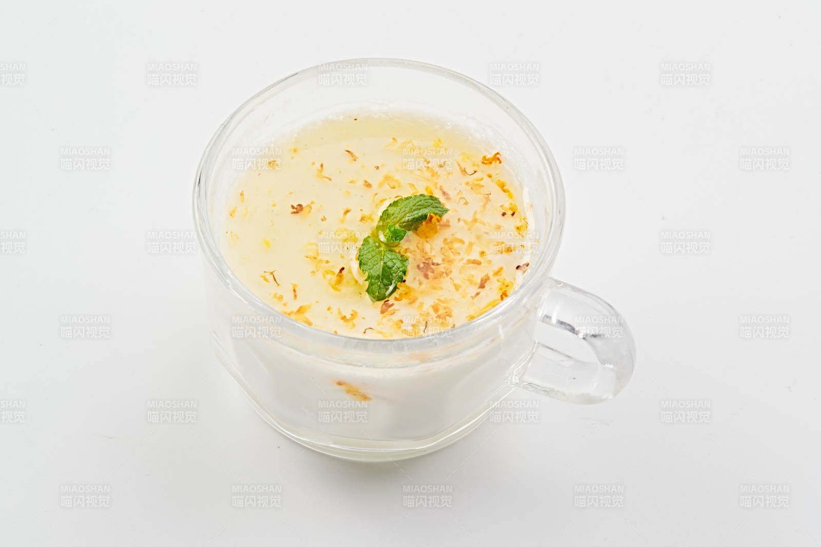 自制美味草原风味的多口味纯醸老酸奶-摄影图