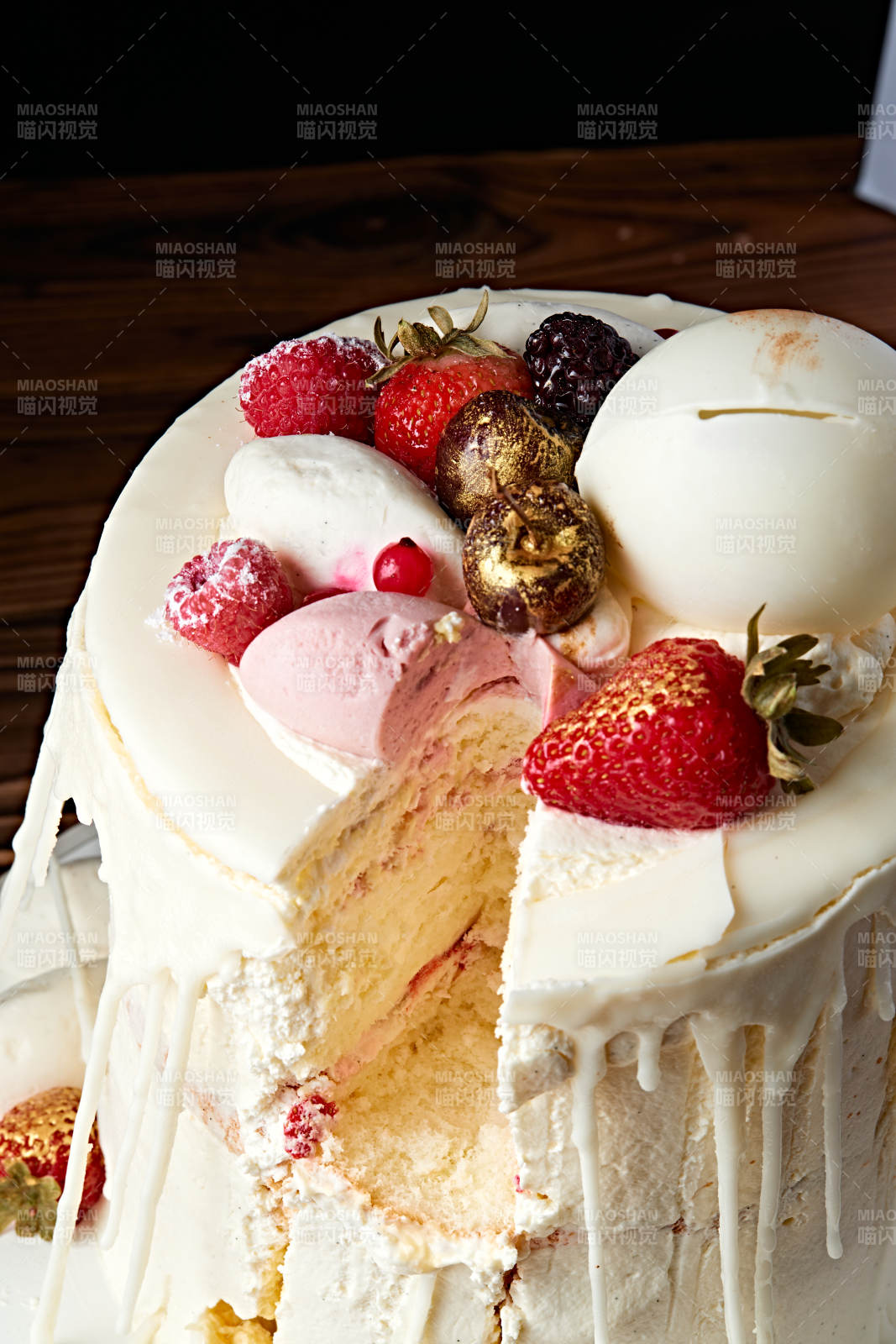 鲜果法式高级奶油慕斯生日婚礼蛋糕-摄影图