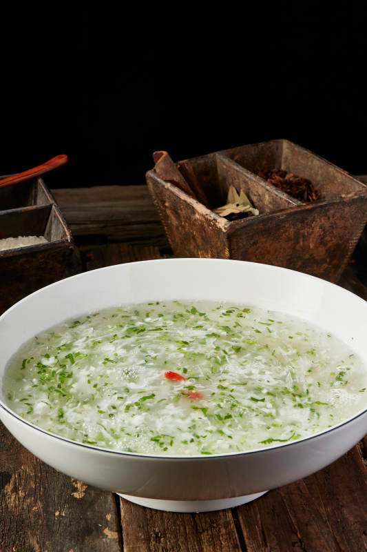 热气腾腾的西湖牛肉羹