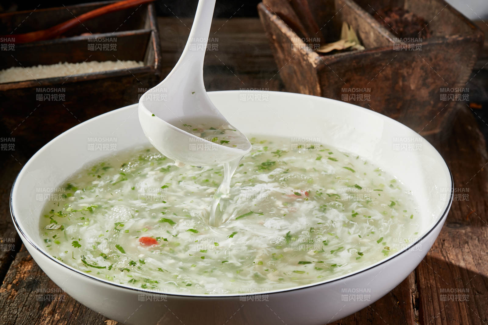 热气腾腾的西湖牛肉羹