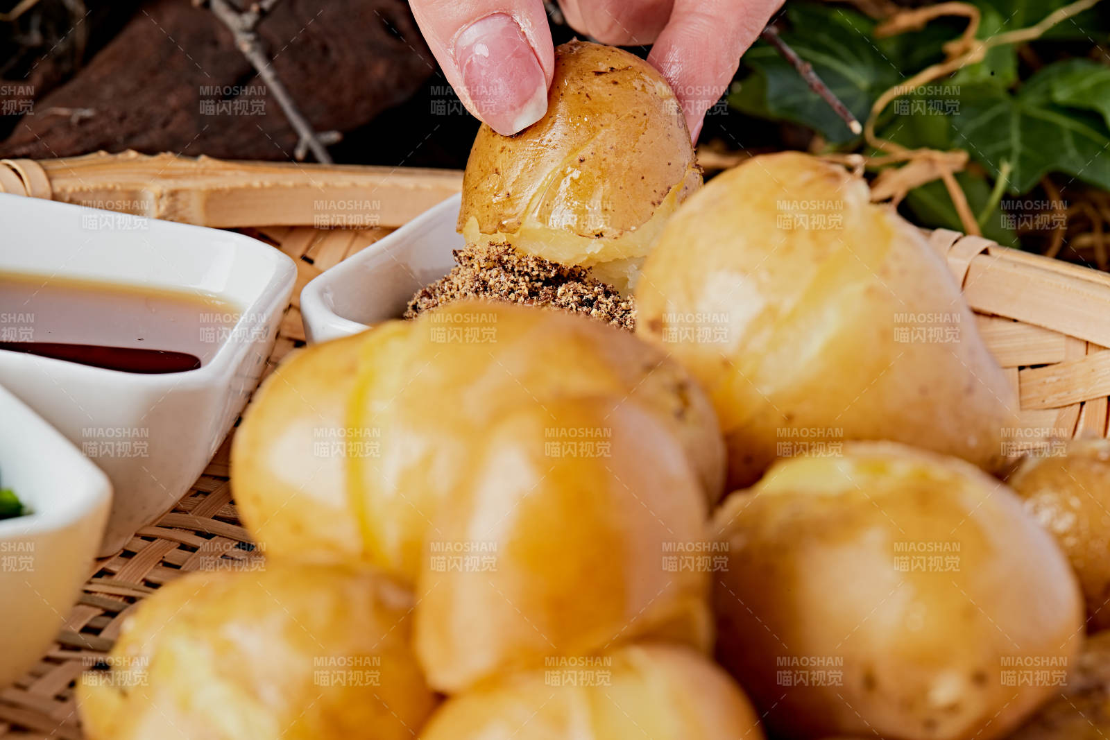 农家蘸酱香蒸小土豆