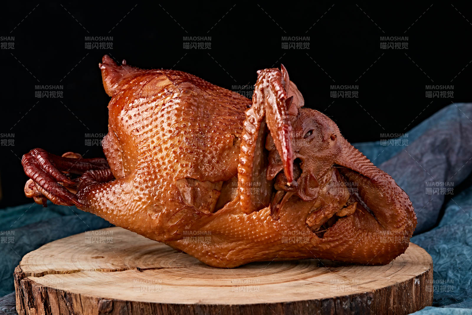 中餐美食熏酱烧鸡