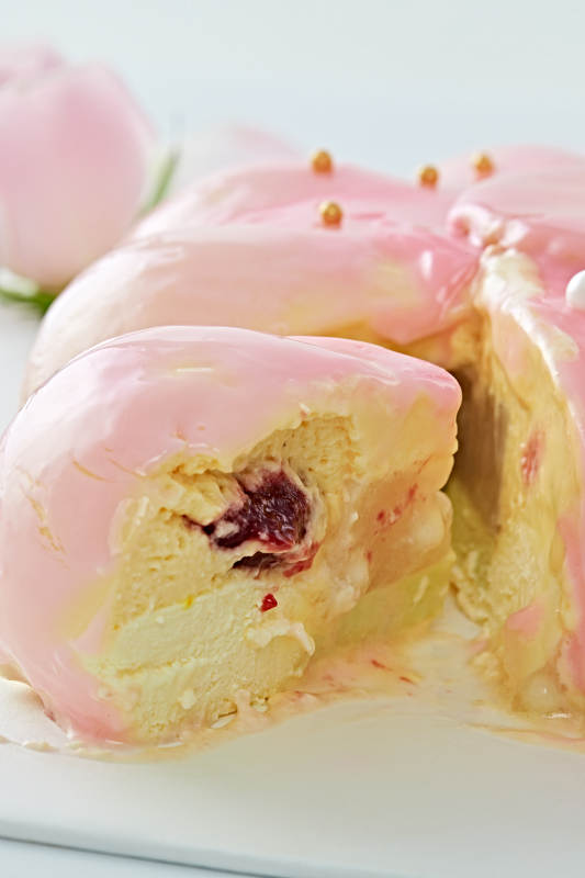 玫瑰初吻蓝莓夹心鲜奶蛋糕