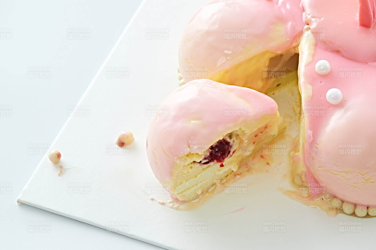 玫瑰初吻蓝莓夹心鲜奶蛋糕