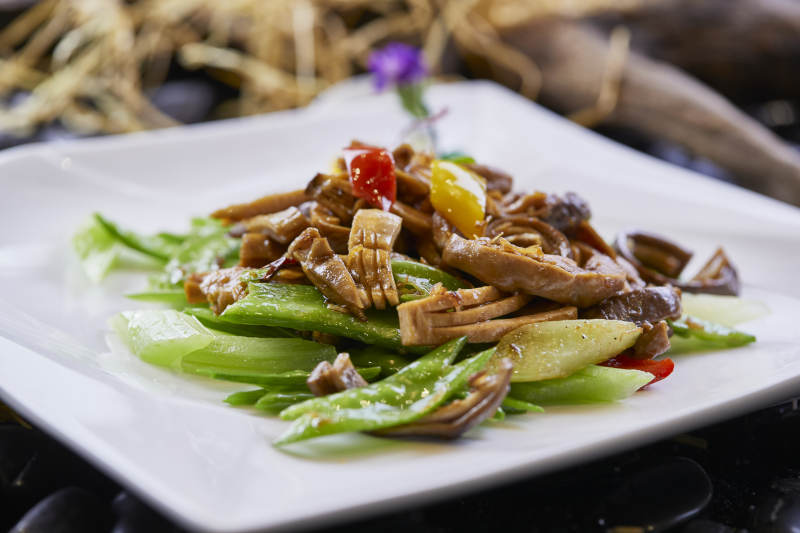 西芹荷兰豆小炒猪肚