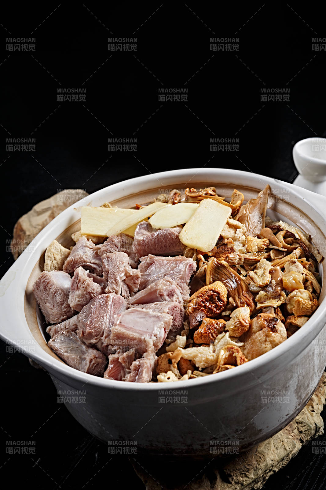 云南山珍雜菌排骨煲