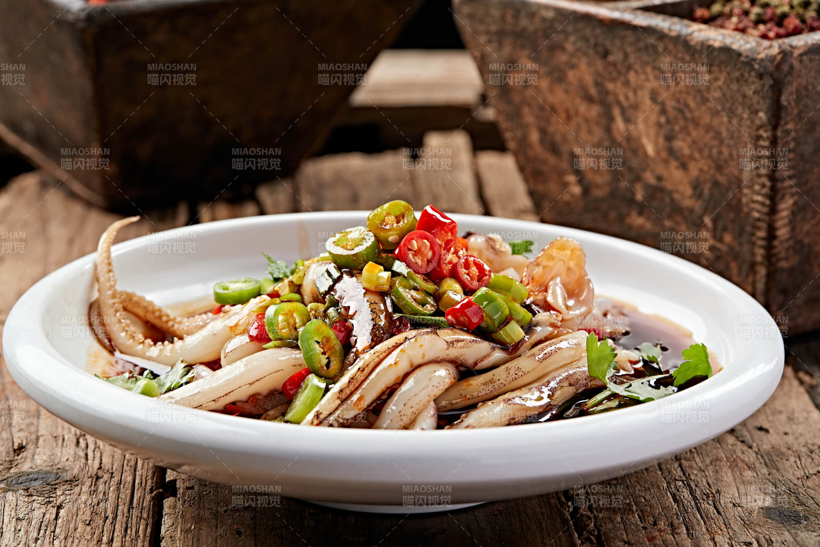 捞汁生腌鱿鱼须图片