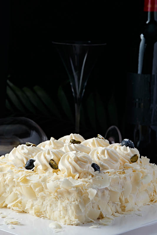 蓝莓白巧克力鲜奶慕斯榴莲蛋糕