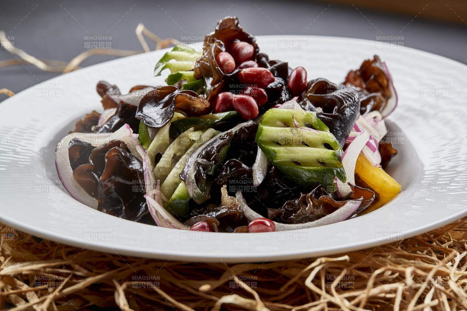 小拌菜木耳花生乳瓜洋葱彩椒-摄影图