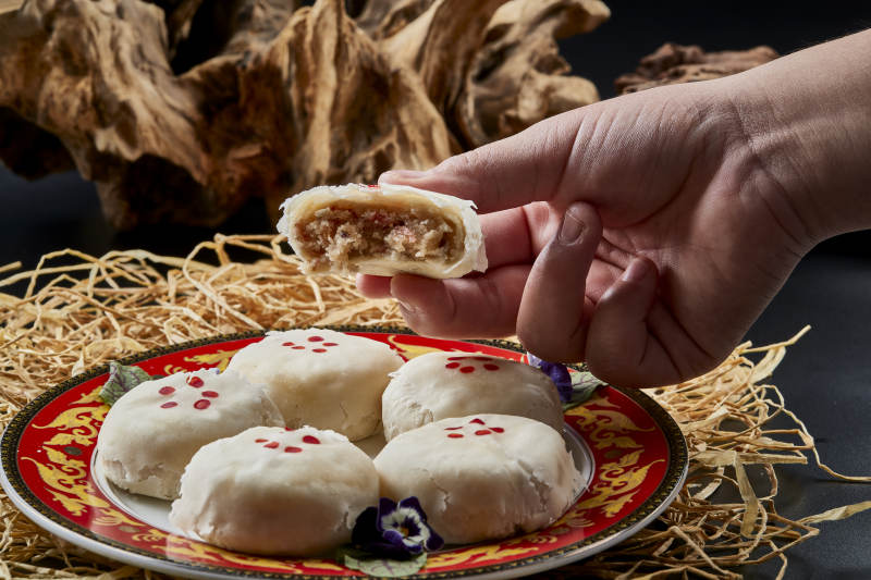 磁盤(pán)裝的傳統(tǒng)婚宴糕點(diǎn)白糖桂花芙蓉酥