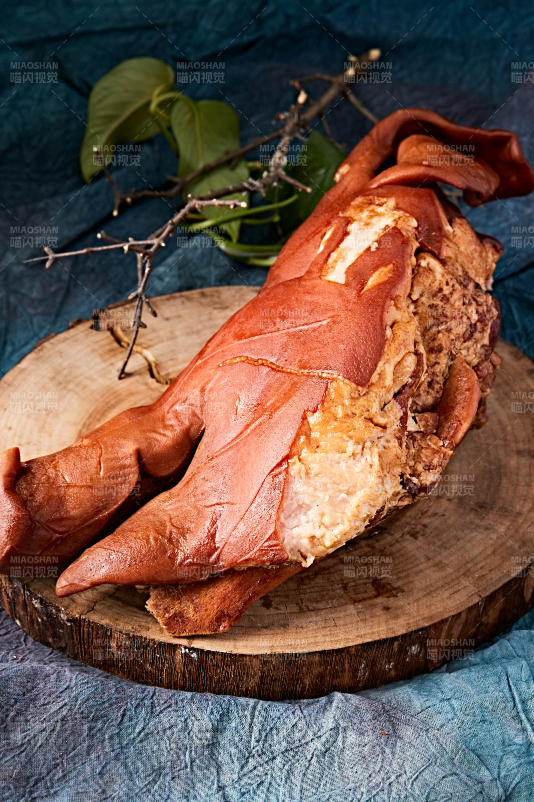 传统熟食美食熏酱卤猪头