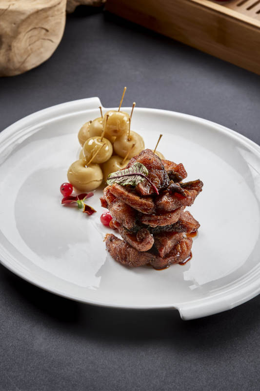 美味凉菜熟山楂配烟熏糟醉鱼