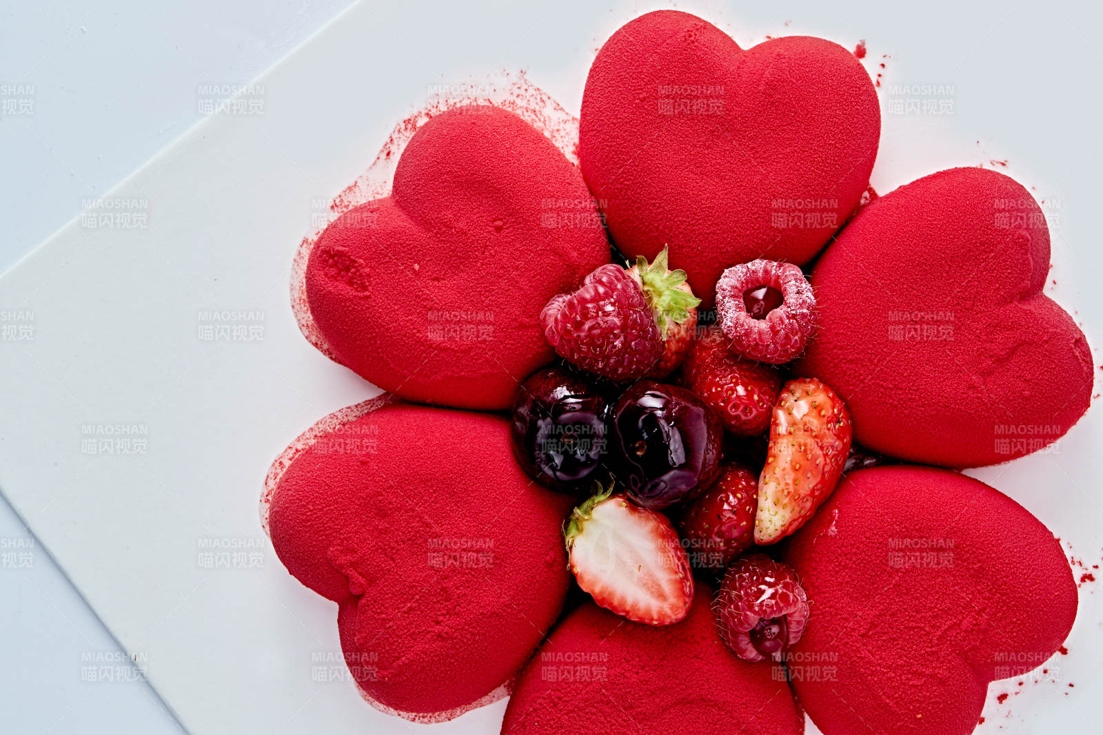 鲜水果抹茶心形奶油慕斯蛋糕