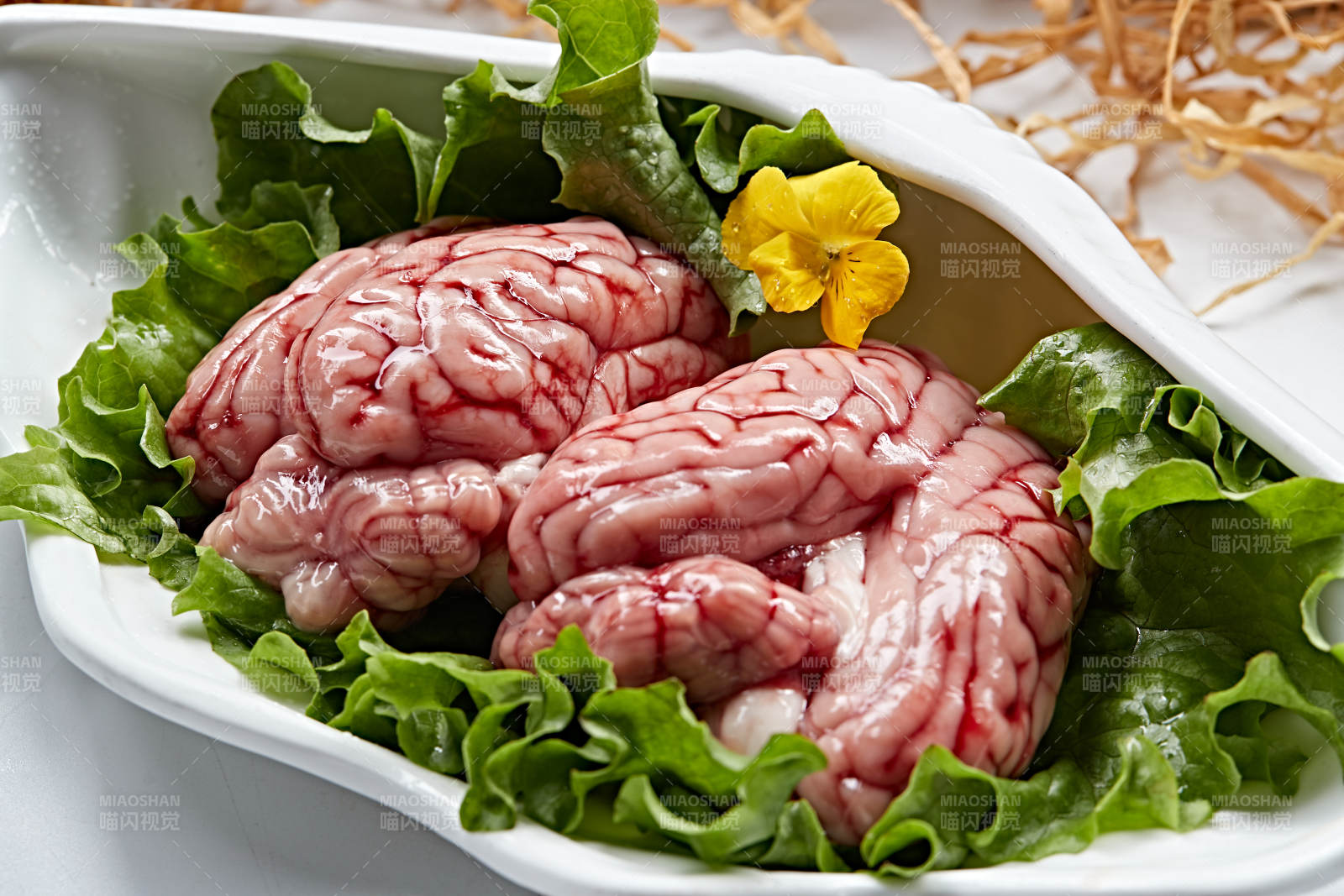 火锅食材鲜猪脑花-摄影图