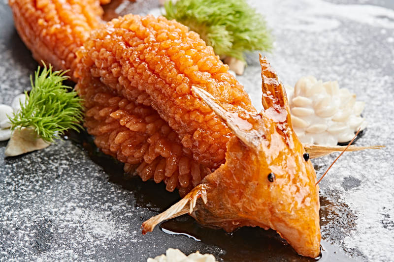 松鼠造型的油炸松鼠鳜鱼