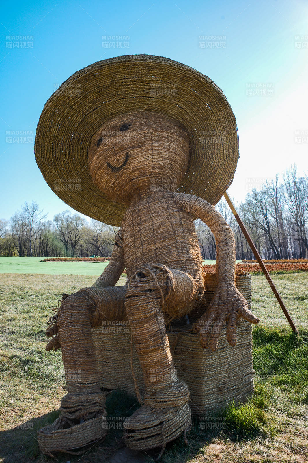 北京海淀稻香花海—稻草人静坐田园