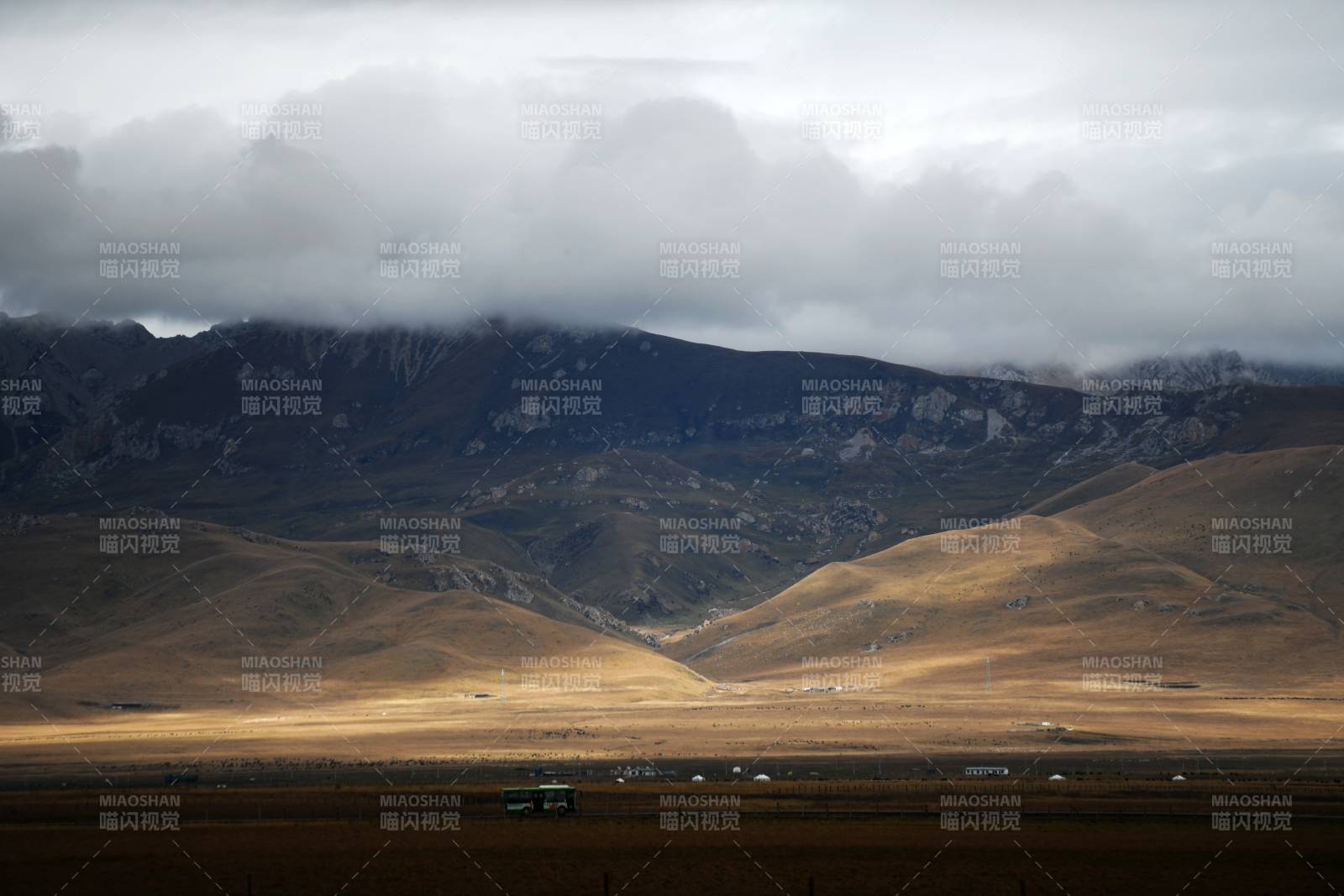 甘南高原云山远景