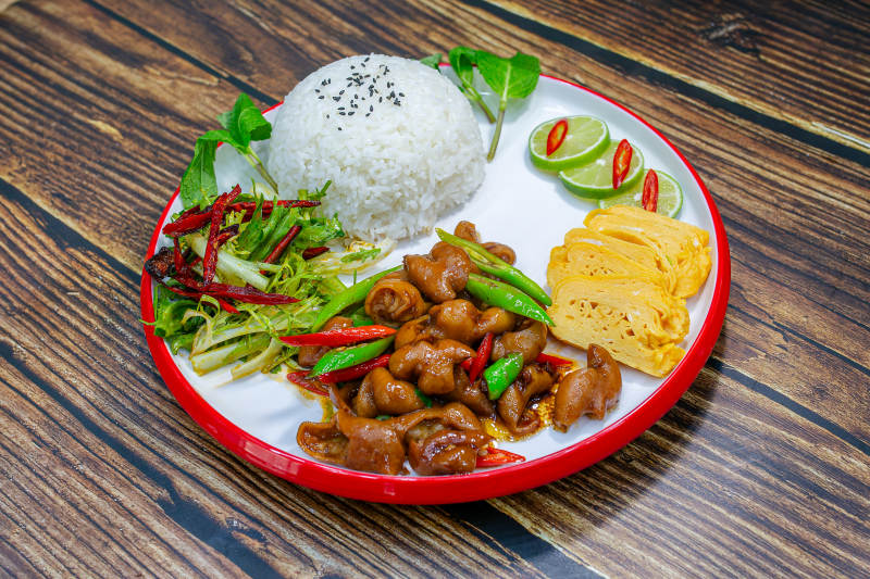 泰式炒鸡配饭