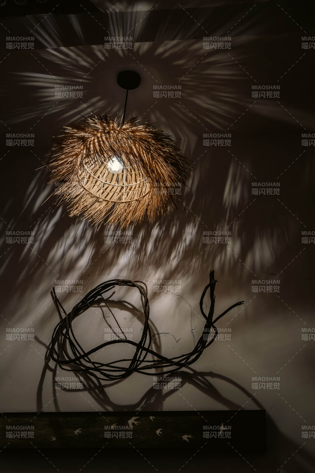 光影编织的静谧夜