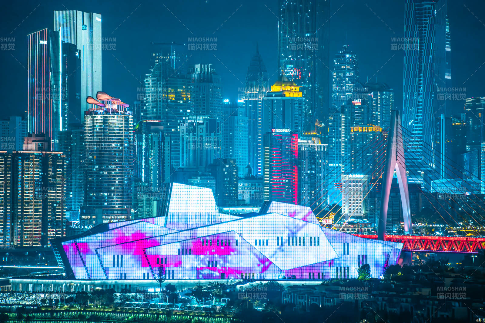 夜幕下的城市地标