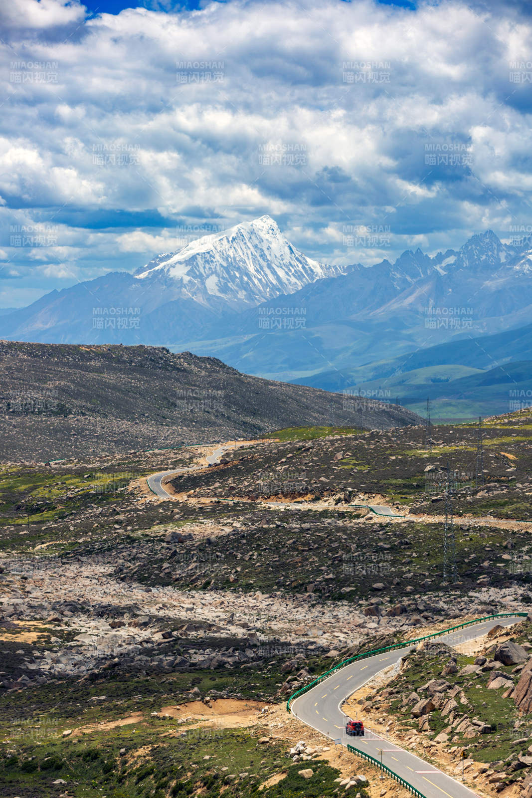 理塘格聂雪山公路风光