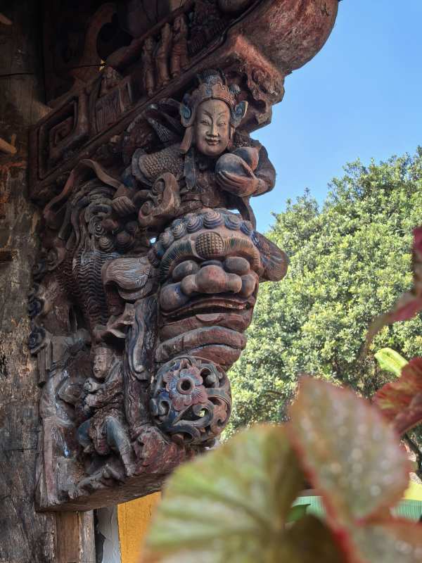 金华浦江龙潭古诗古建筑雕花细节