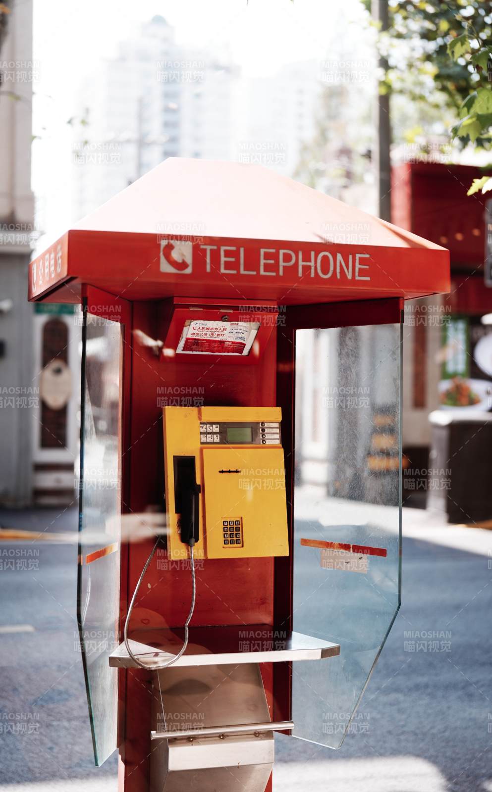红色电话亭