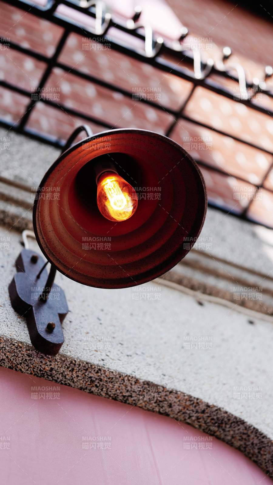 暖光灯饰 温馨角落