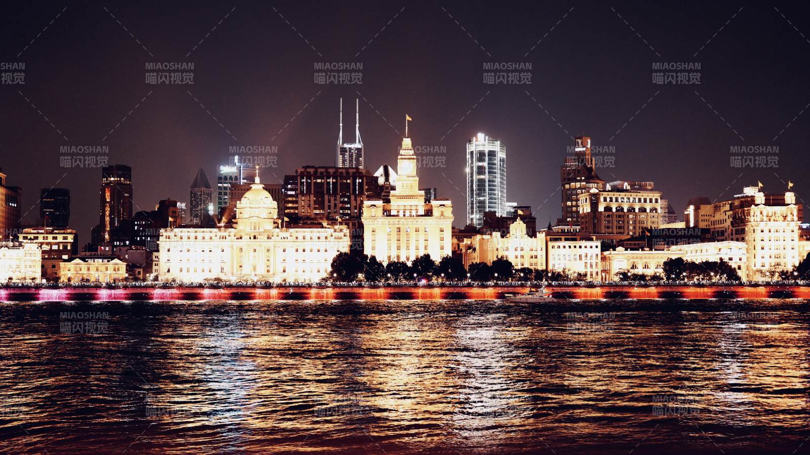 夜幕下的城市灯火