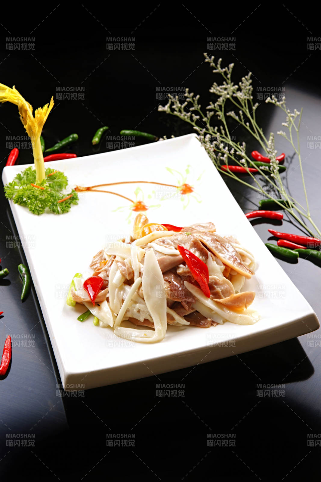 韭黃彩椒白玉菇片炒豬肚