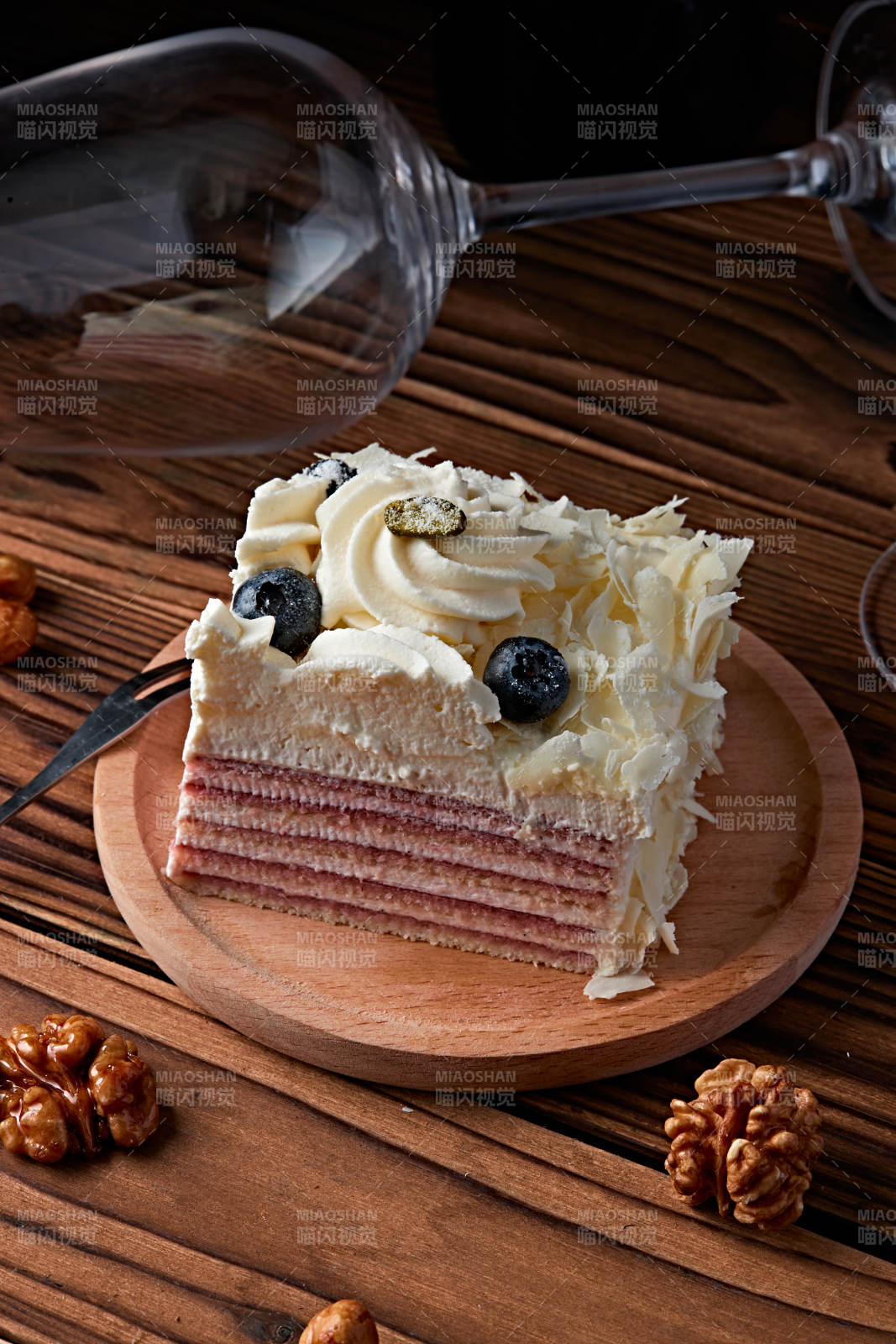 蓝莓白巧克力鲜奶慕斯榴莲蛋糕