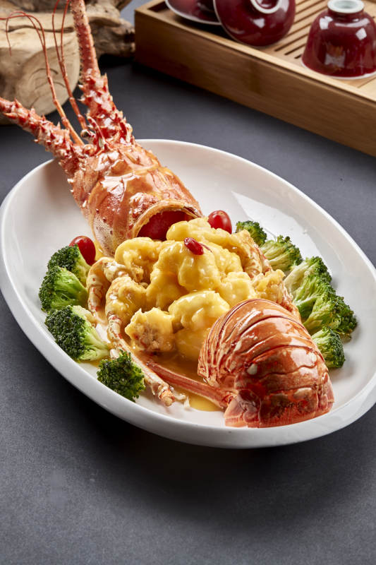 高级海鲜芙蓉炒澳洲大龙虾