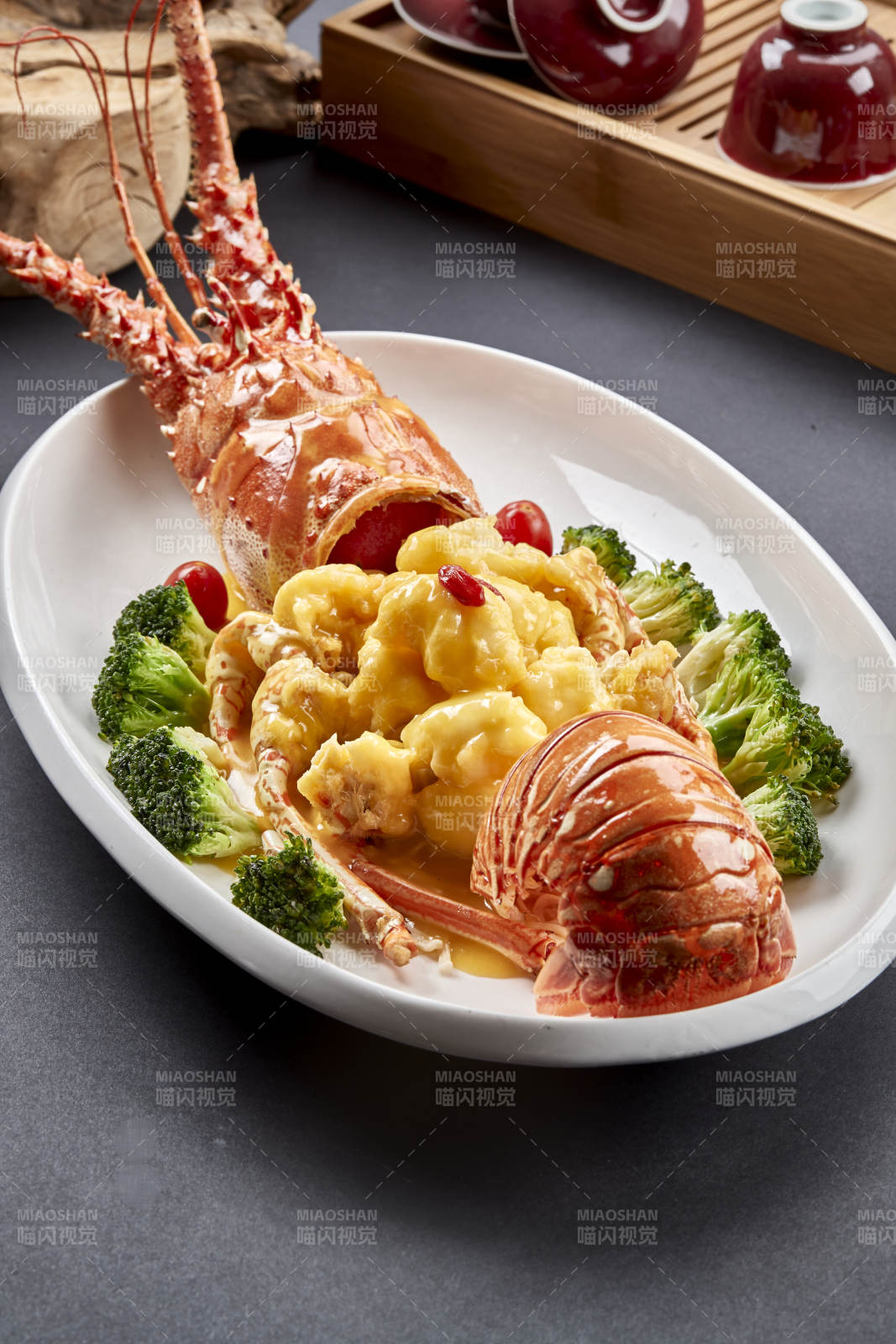 高级海鲜芙蓉炒澳洲大龙虾