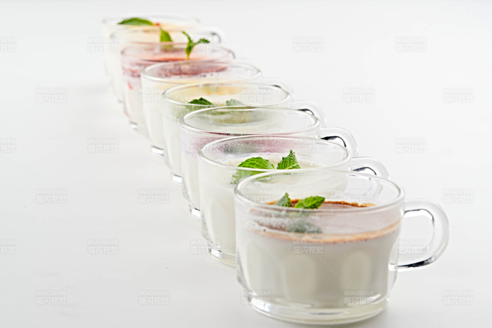 自制美味草原风味的多口味纯醸老酸奶