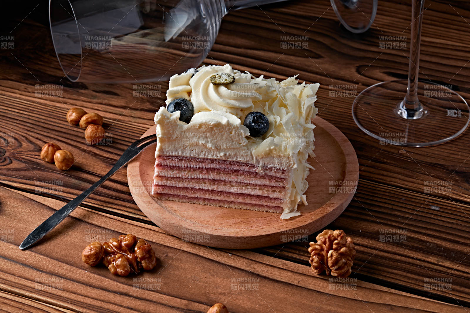 蓝莓白巧克力鲜奶慕斯榴莲蛋糕