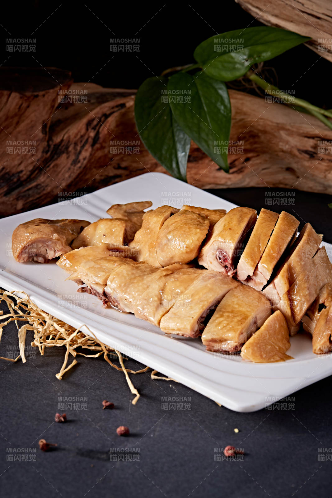 港式白切盐水鸡-摄影图