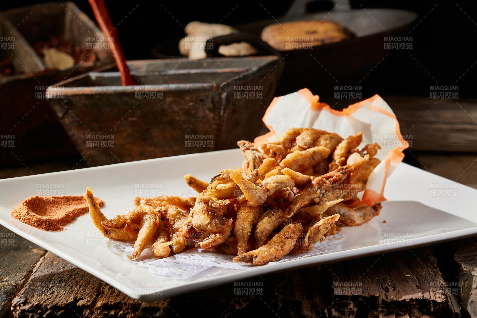 散粉干炸野生小河鱼