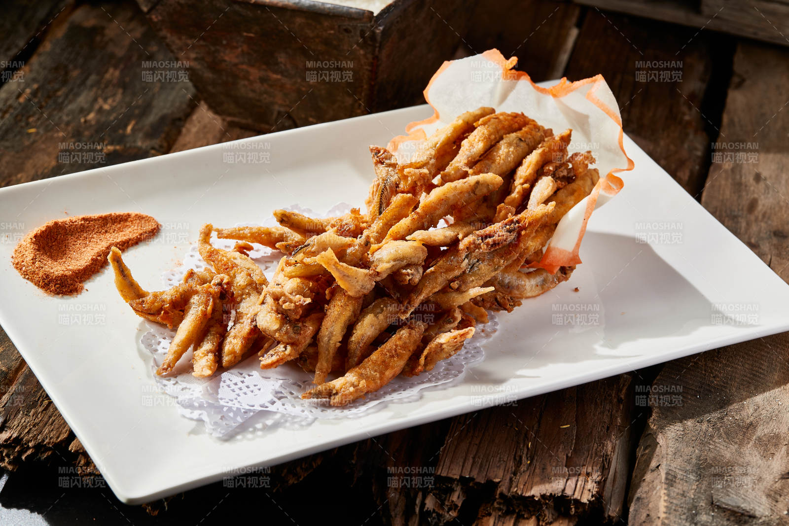 散粉干炸野生小河魚