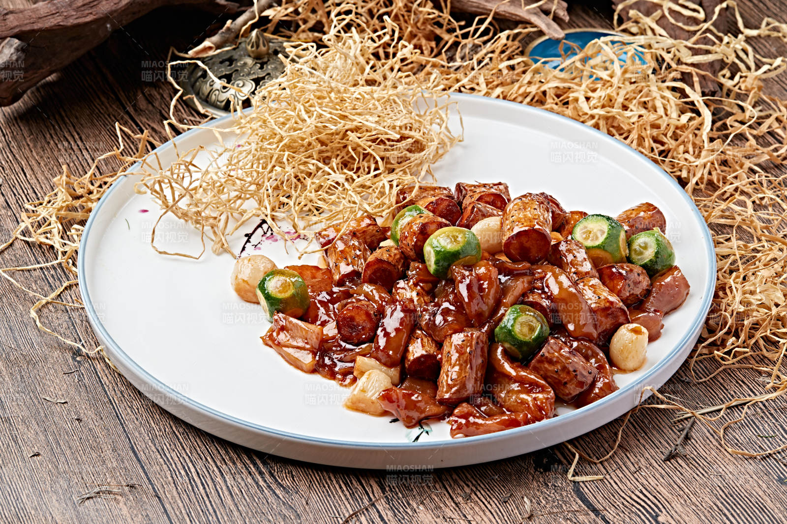 蒜香鐵棍山藥燒蹄筋