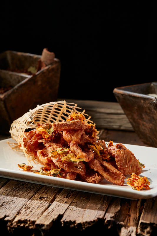 金莲拌干炸野生草鱼排